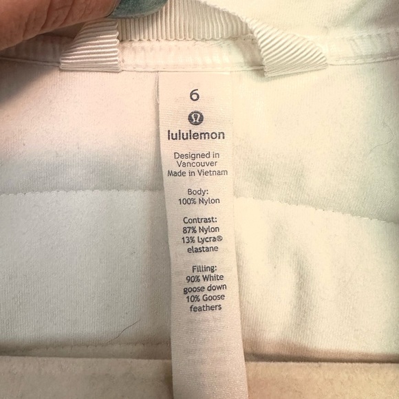 Lululemon Athletica White Puffer Jacket with Quilted Design - Picture 5 of 5